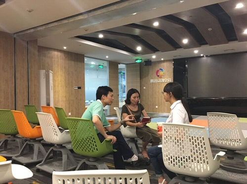 大业财务CEO为参加用户解答疑虑.jpg