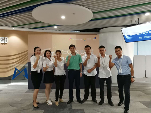 大业财务沙龙讲座现场同事.JPG