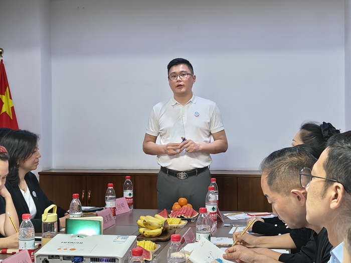 王忠华致辞.jpg