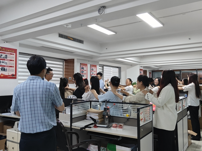 做游戏.jpg