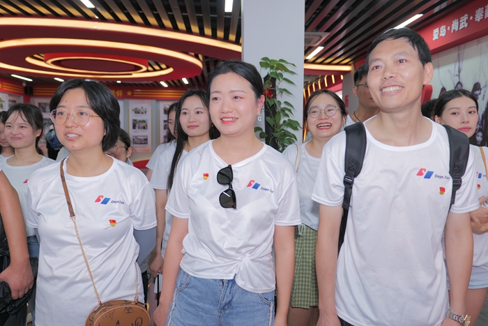 参观（2）.jpg