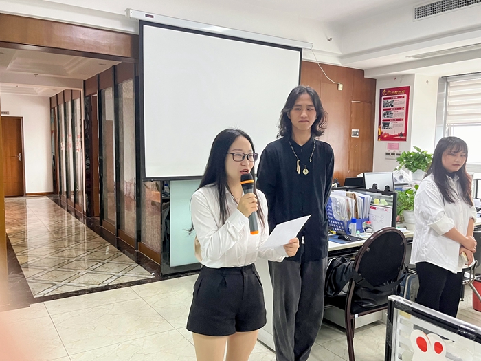 新员工才艺表演（2）.jpg